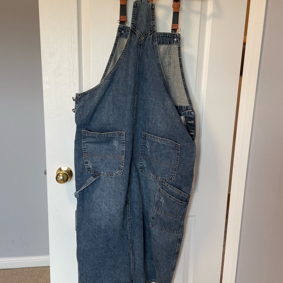 Overall dress - Picture 2 of 4